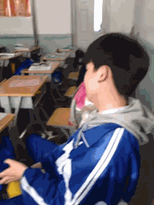 想知道上图中美女出处,在微信公众号搜:gif338 关注 污姐夜语,回复