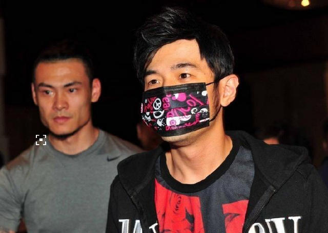 周杰伦的衣帽间?收纳口罩就一个单间!