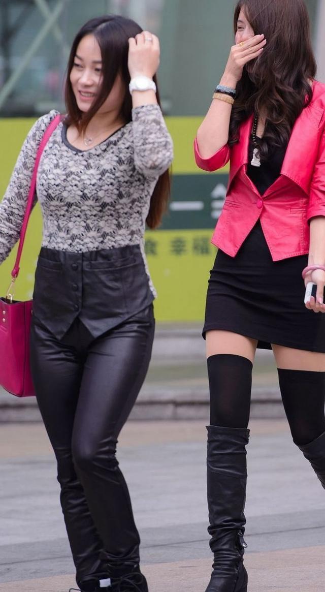 街拍黑丝包裙长筒靴性感时尚,私人十足性感真身材李小璐美女定制图片