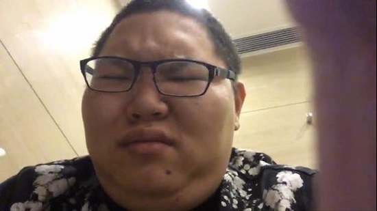 pdd亲嘴的表情包分享展示
