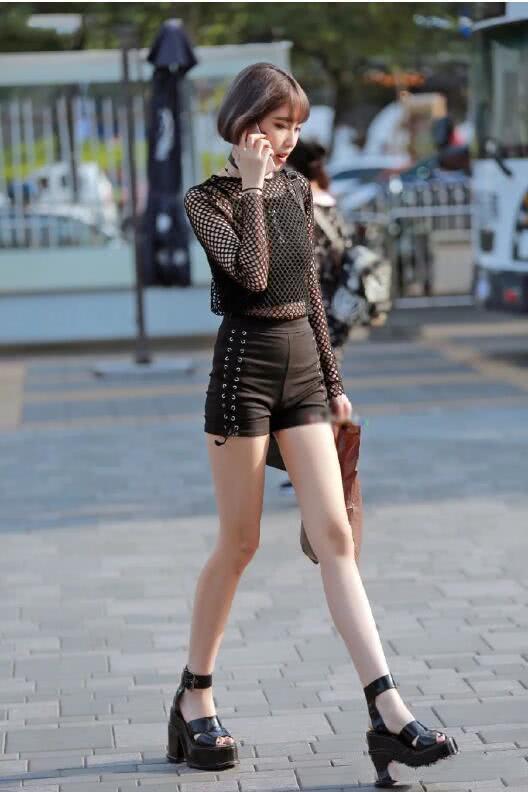 女虚弱地承受他的掠夺小说 她无助的哭泣承受他的撞击