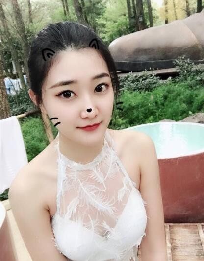 鲁能球员王大雷,王永珀等人缅怀遇害空姐李明珠,愿来世一生忠橙