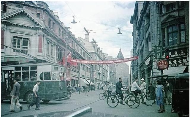 1949~1950年苏联摄影师拍摄的解放初期的上海旧影