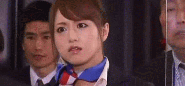 台北市一名空姐,结识了一名长相出色的廖姓银行主管,两人一见钟情直奔