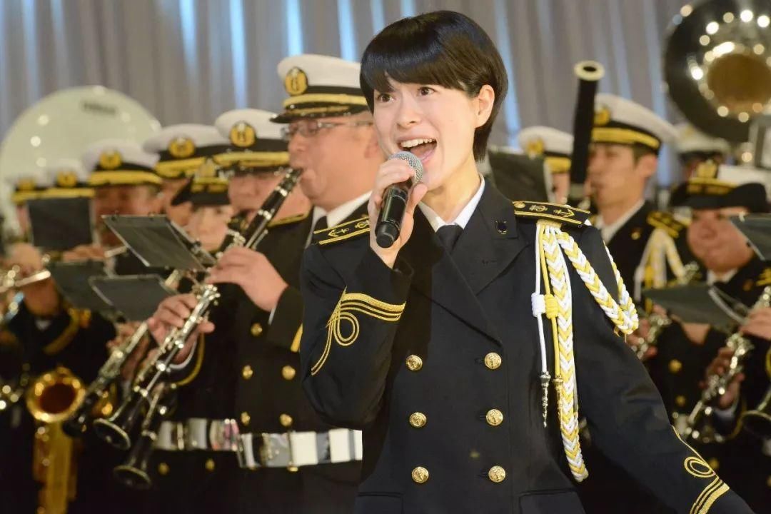 这位文工团女兵厉害,颜值高,会唱歌,还会空手道!-北京
