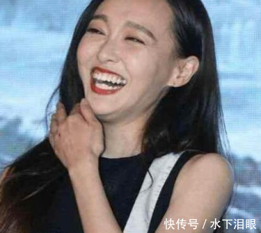 女星大笑的样子:热巴笑的很可爱!唐嫣笑出了表情包,她