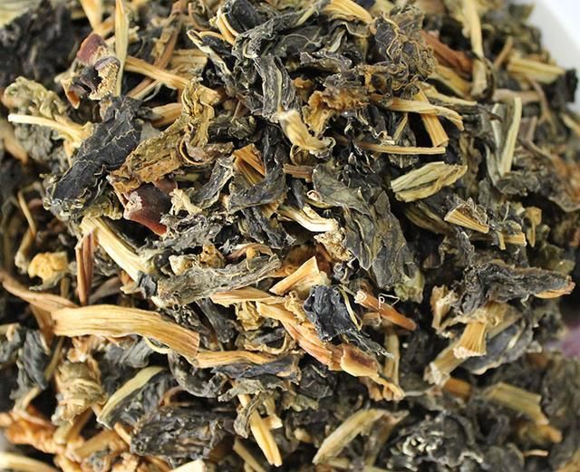 先给大家看下新鲜的《梅菜》长什么样