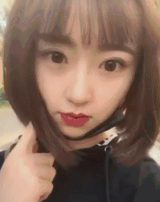 搞笑gif图:美女脱掉衣服后.我眼睛瞎了