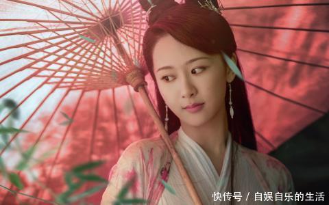 杨紫的电视剧《天乩之就是奇缘》剧情套了个壳,讲的是白夭夭和任嘉伦风中传说电影白蛇图片