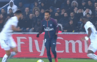 寒心!内马尔策动进球后受伤 姆巴佩卡瓦尼只顾庆祝