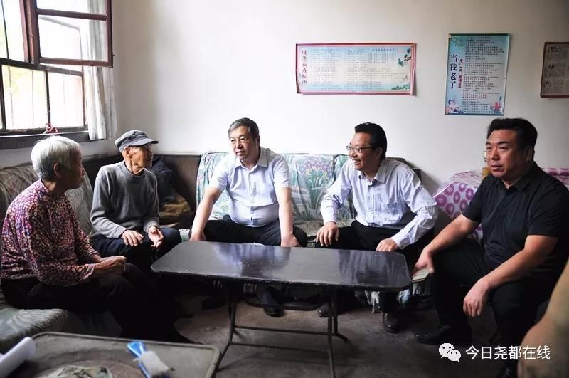 李青彦率领联合检查组检查"五位一体"扶贫小额信贷工作