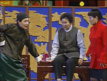 很多观众都认为这是事先安排的一个笑点,只有巩汉林知道,老太太的