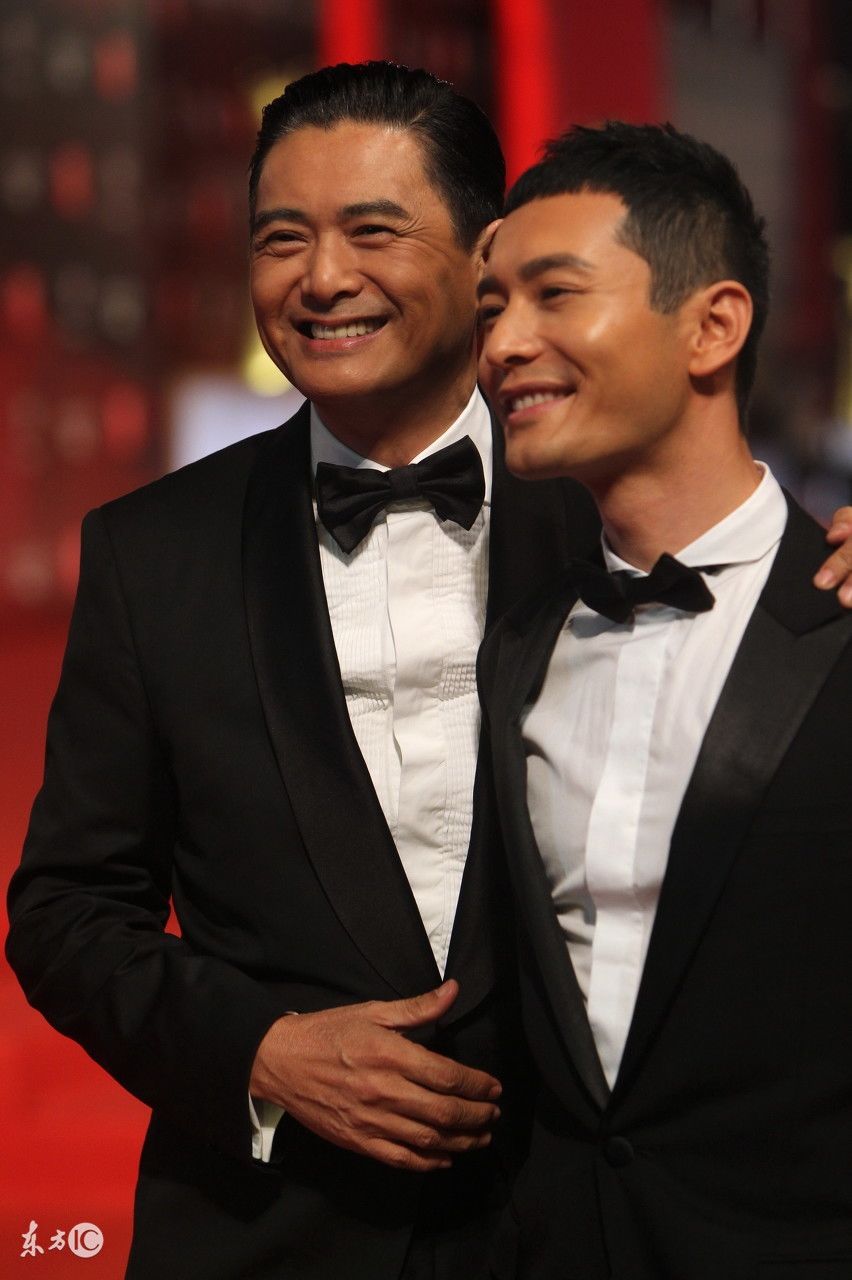 黄晓明遇上周润发,两代许文强同框!网友:身高才是硬伤