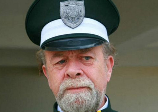 徐亚洲其实是混血儿,妈妈是俄罗斯人.