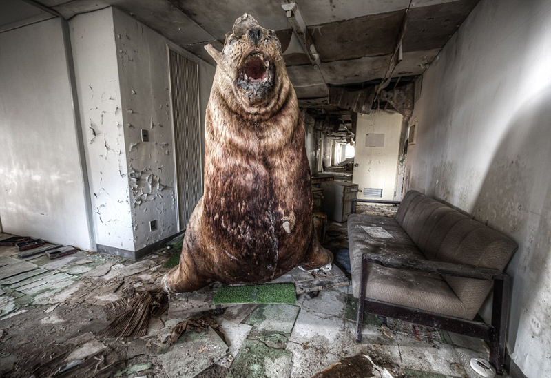 日本小学遭遗弃场景令人毛骨悚然 犹如恐怖大片