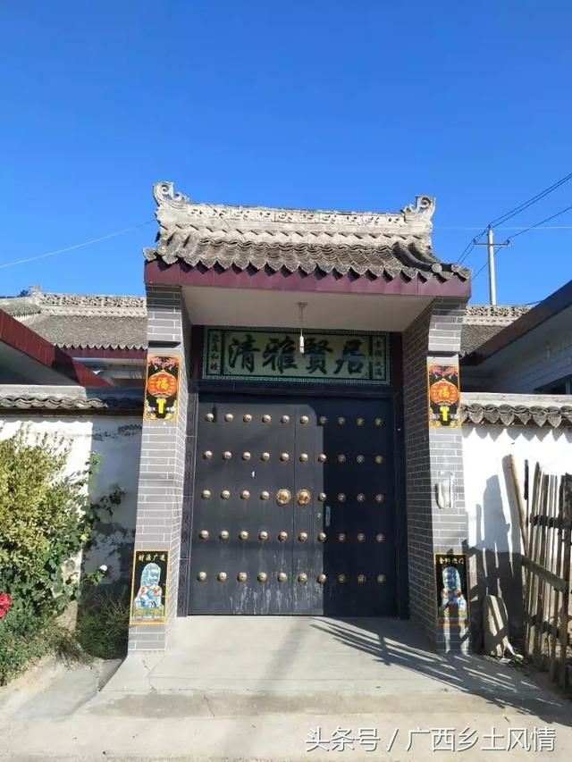 够霸气的农村房屋大门,你也回家盖一栋吧