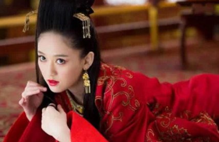 四大"东方不败"中,图1太丑,图3太媚,唯有她超越原著