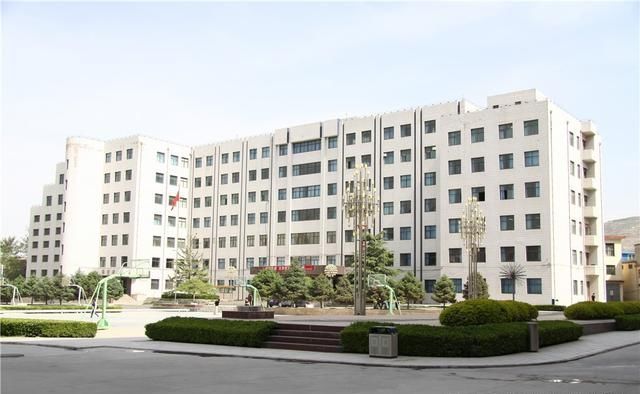 甘肃省大学,兰州工业学院