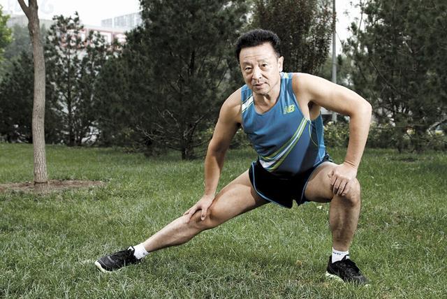 64岁的人,20岁的心脏,退休老人坚持跑步50载
