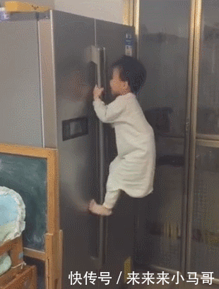 宝贝一出生就没影了,宝妈问大夫,我宝贝那,大夫说没看清就跑树上去了!