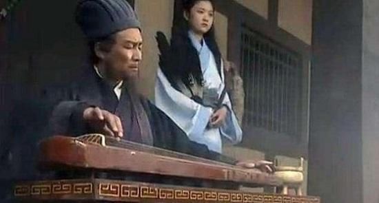 空城计中诸葛亮分哪几步实施“空城计”的。