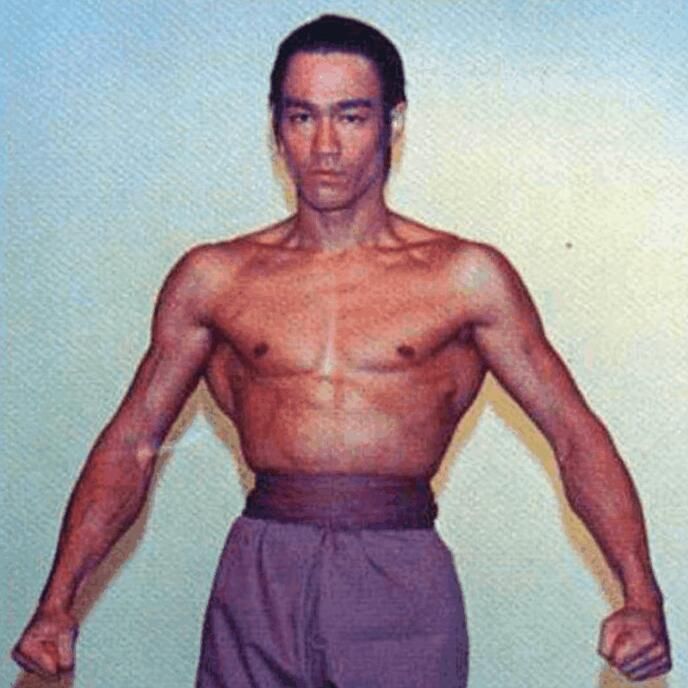 甄子丹的肌肉,李小龙的肌肉,李连杰的肌肉,都输给洪金宝的肌肉