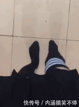 爆笑gif:这难道是用钢管爬上去祭天?