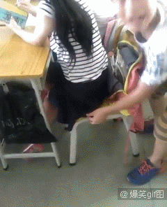 搞笑趣图gif:打死这个小王八蛋