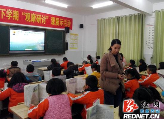 小学英语评课稿范文_小学数学评课稿范文_高中语文评课稿范文