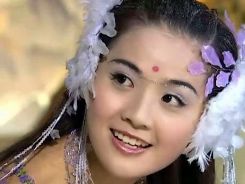 《齐天大圣孙悟空》中扮演" 紫兰仙子",特别乖巧可爱,灵气十足,阿sa