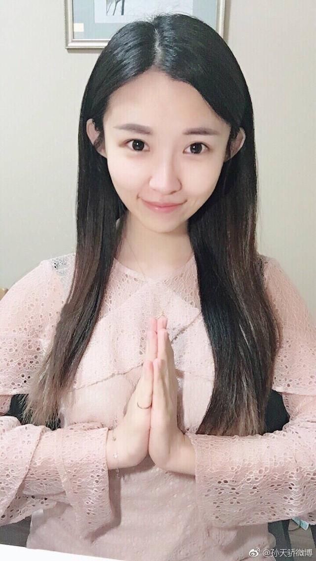90后中国美少女画家孙天骄,把网友们吓死了,小编看了也默默的