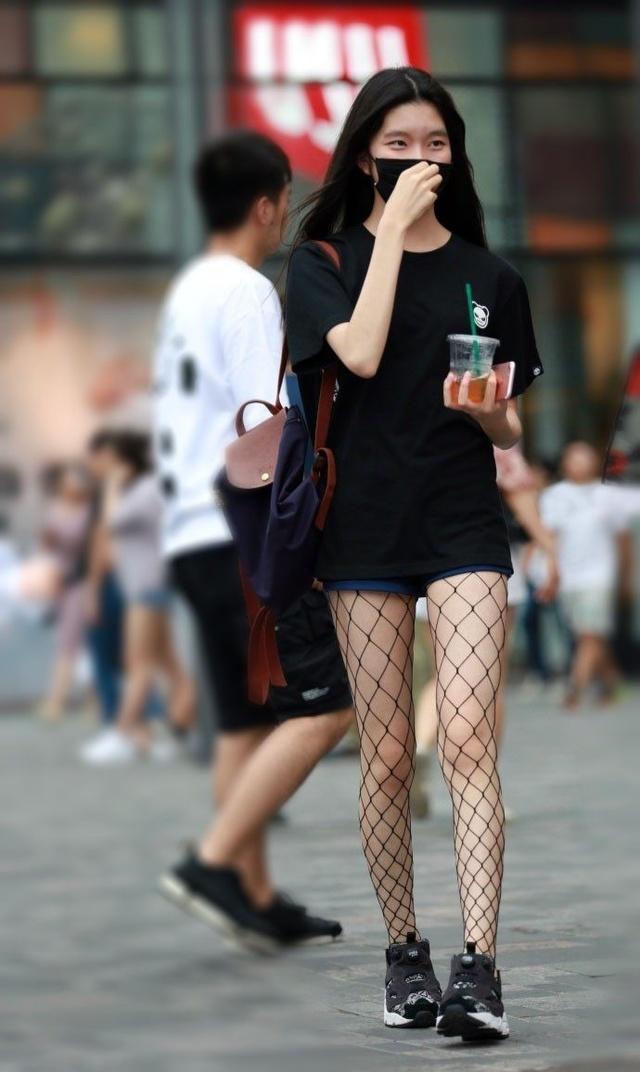 玄色蕾丝网袜