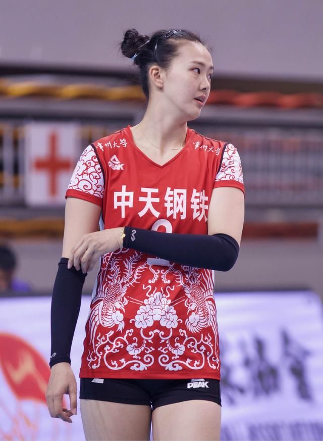 江苏女排不仅仅输给李盈莹 刁琳宇倒三角传球 张常宁腰都要拧断了