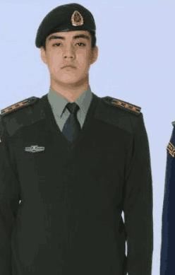 中国人民解放军武警要换帽子了?贝雷帽要取代大檐帽吗