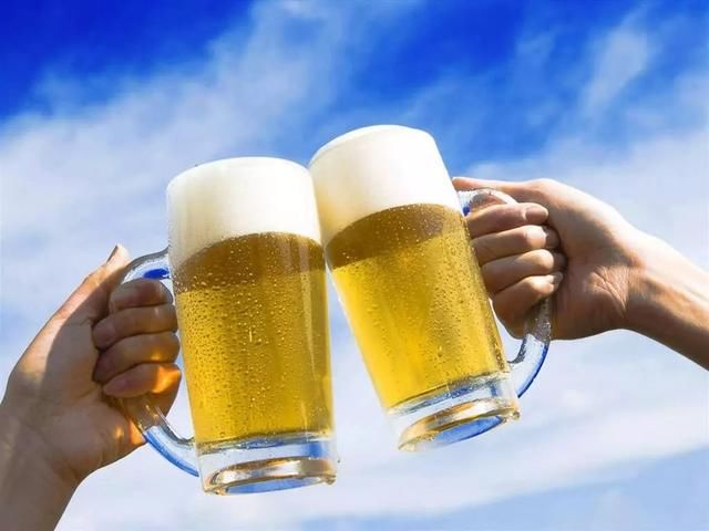 英国酒吧和啤酒:盛宴和"干杯"习惯的由来