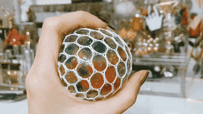 当时这个宴席的主办方也邀请我来着,但是我才不去,那么多位子,万一吃