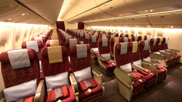 卡塔尔航空波音777-200lr经济舱