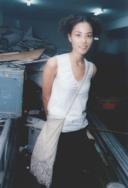 王菲的20岁才是盛世美颜!网友:她说自己太红了是真话!
