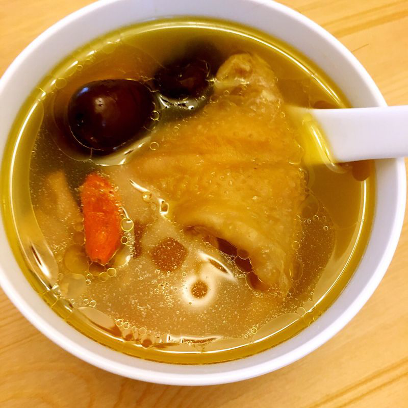 承载着广府女子一生守侯的特色美食——老火靓汤