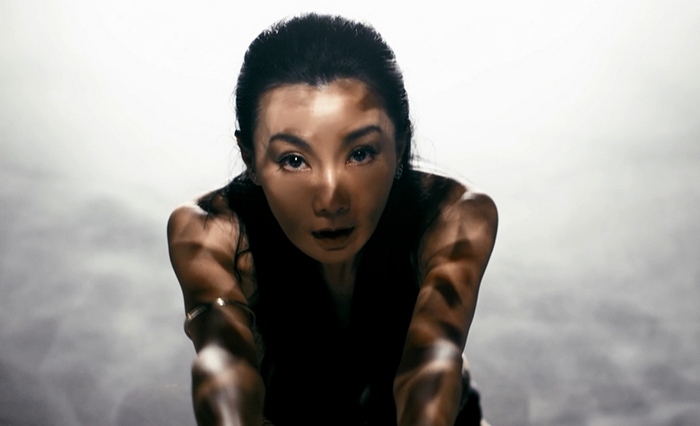 梦境解析，与蛇共舞的草地奇遇