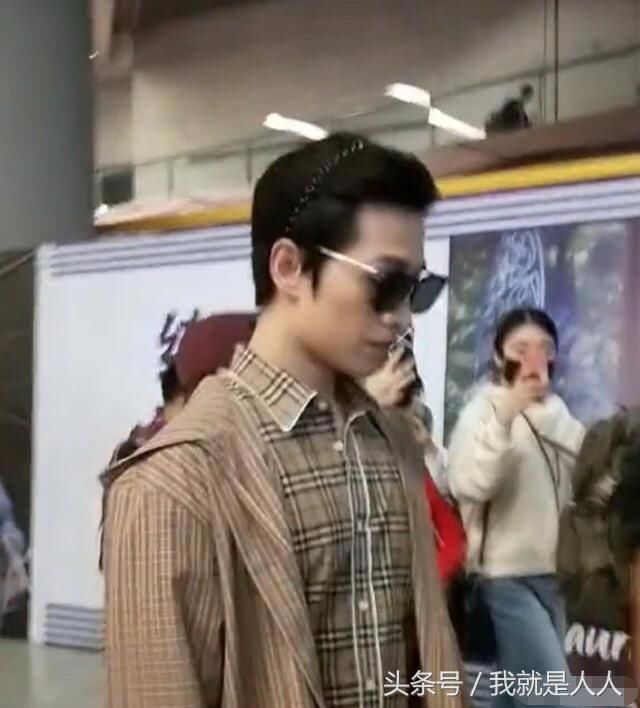 杨洋戴发箍油腻出了新高度,敢这样娘的小鲜肉你还是第