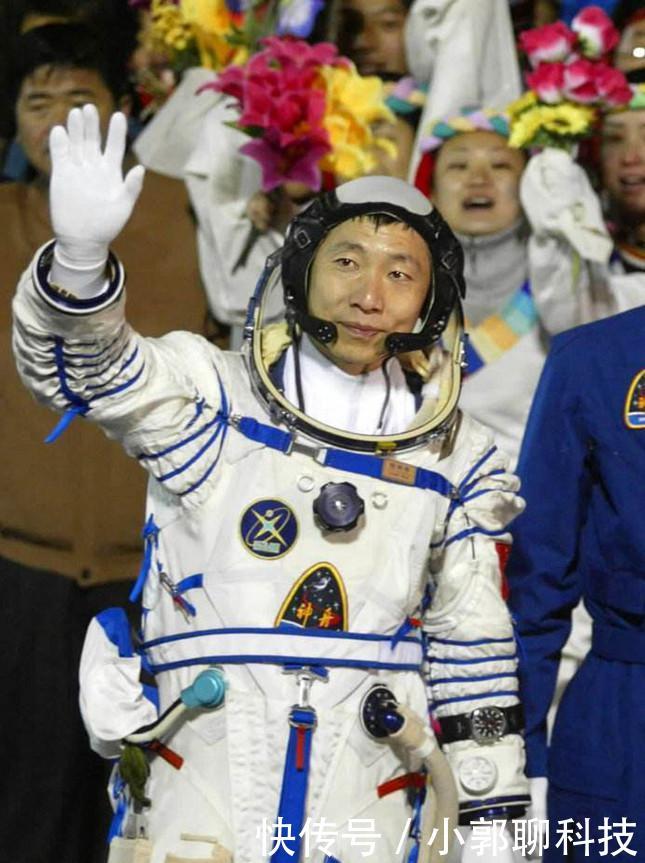 中国首次发射的载人航天飞行器.