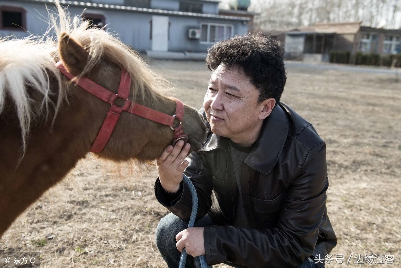 被郭德纲称为"母仪天下"的于谦:有钱可以更好的玩 没钱也要玩