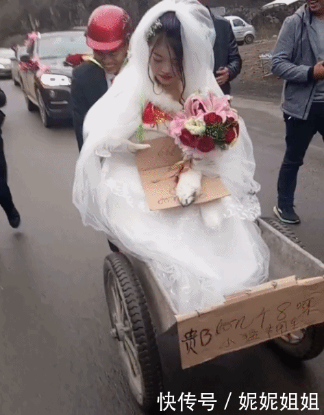 10,有钱人都喜欢这么整,没钱的借钱也要租一台豪车.