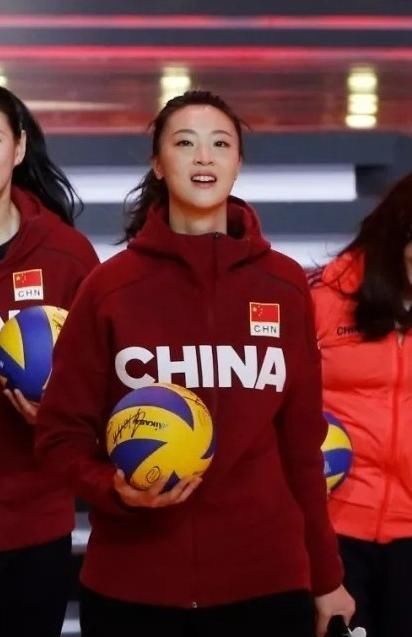 其实球员时代,惠若琪的影响力就很大,比赛之余,各种代言总是少不了.