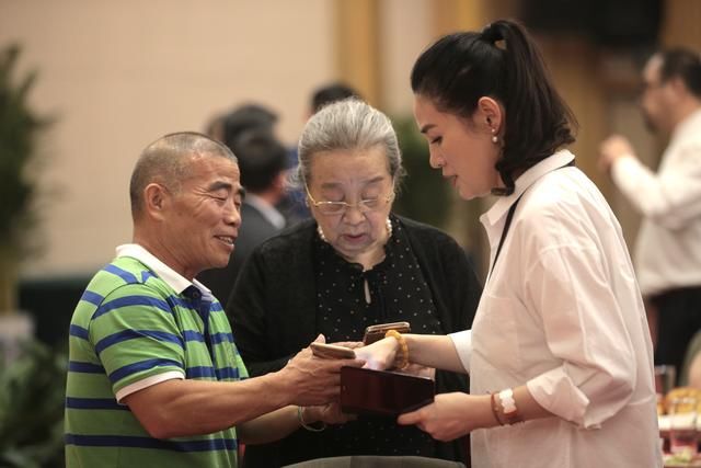 潘金莲饰演者王思懿和武松饰演者丁海峰.演员供图