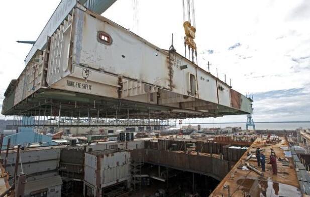 俄罗斯买了中国龙门吊 红星造船厂即将升级完毕 距造航母还远吗?图片