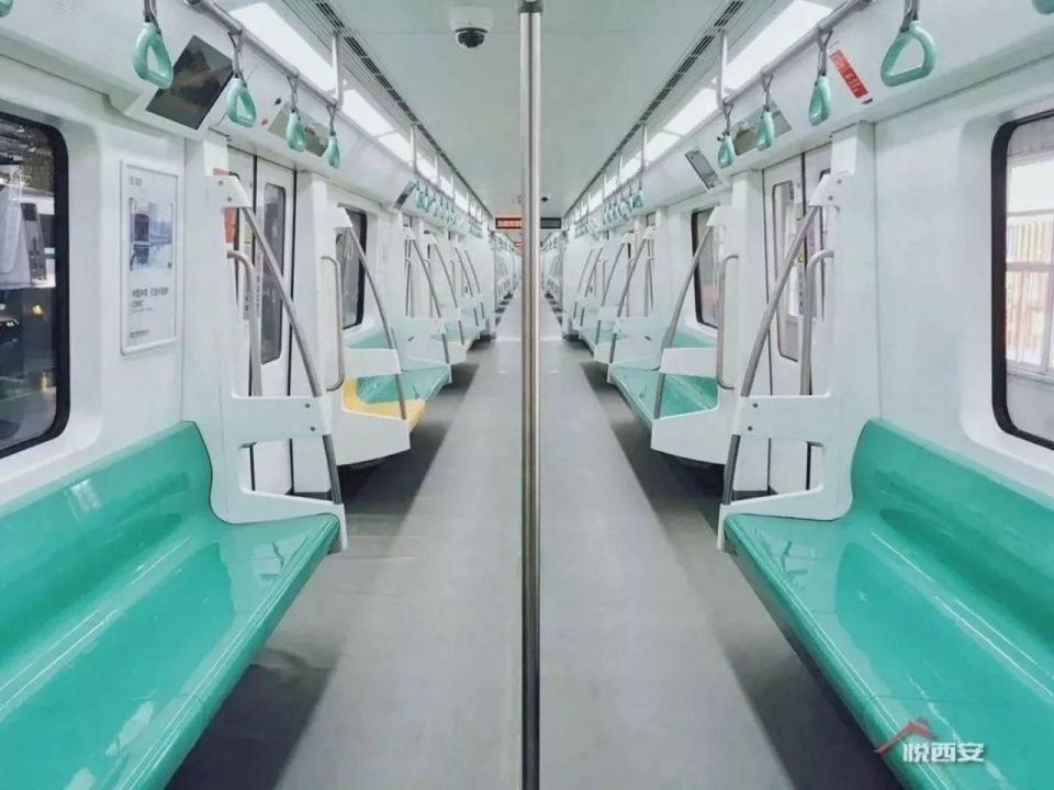 丨薄荷绿的4号线车厢丨 西安地铁4号线   justxa