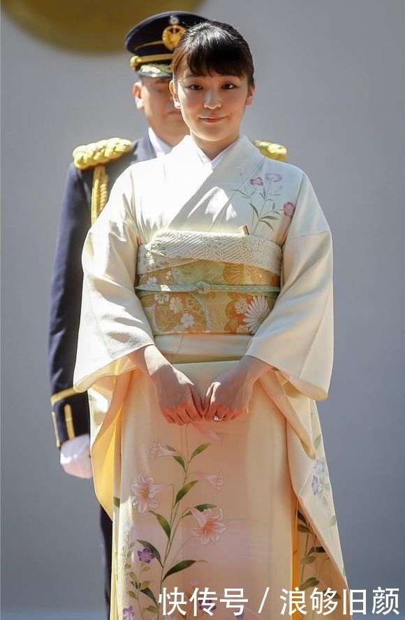 日本皇室女眷罕见和服照:美智子搭配皮草很时尚,真子最合身!