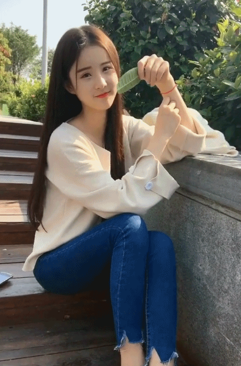 搞笑gif:看看新郎要干嘛,这么着急吗?